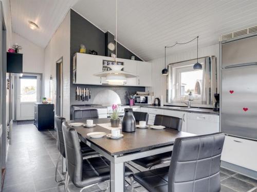 Holiday Home Esir - 800m from the sea by Interhome in 維澤桑訥