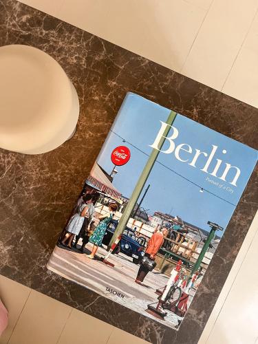 Loft-style design apartment in the heart of Berlin, Berlin (zdjęcie 9)