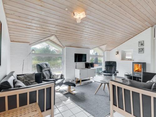Holiday Home Hariet - 600m from the sea by Interhome in Klitmoller