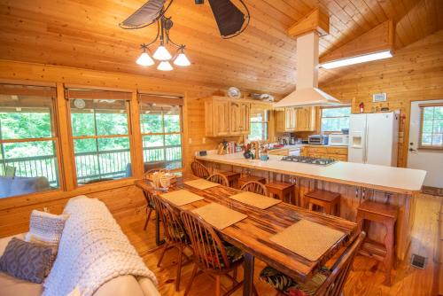 Cabin at Cranberry Mill - Private Creekfront Cabin in Laurel Springs in Crumpler