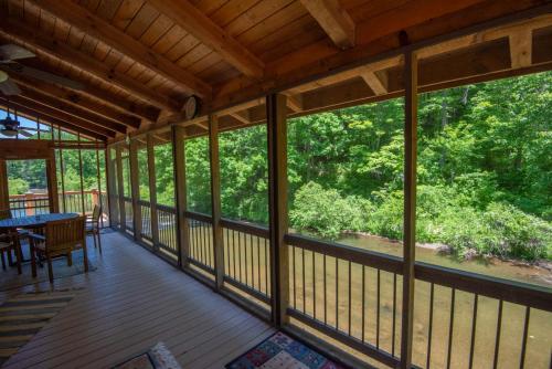 Cabin at Cranberry Mill - Private Creekfront Cabin in Laurel Springs in Crumpler