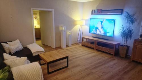 AUXBRG - 4 Zimmer, XL Wasserbett, 65 Zoll TV, XL Terrasse, Augsburg (fotografie 2)