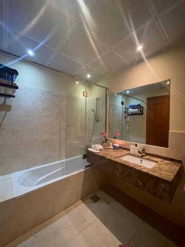 Luxurious 1 Bedroom Apartment in Heart of Dubai - main image