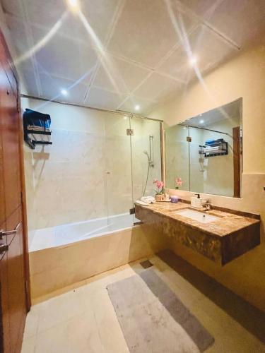 Luxurious 1 Bedroom Apartment in Heart of Dubai - image 12