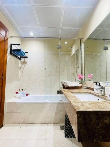 Luxurious 1 Bedroom Apartment in Heart of Dubai - image 10