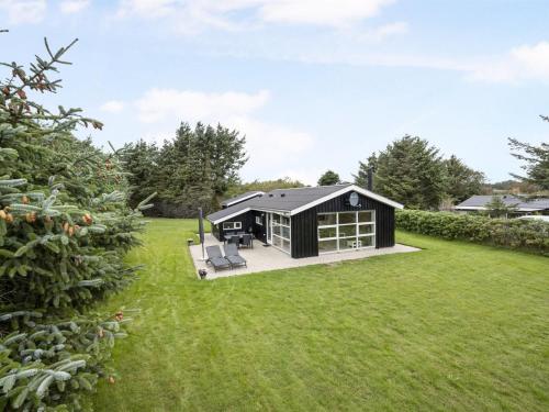 Holiday Home Into - 400m from the sea by Interhome, Løkken