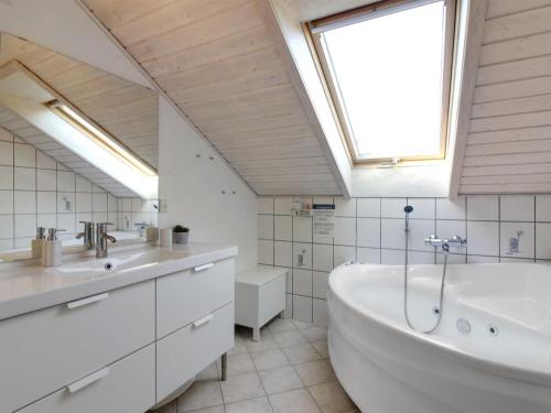  Holiday Home Lothen - 500m from the sea by Interhome in Løkken