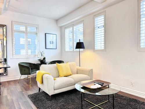 Central Queen St Stylish Penthouse 1BR Gem, Auckland (photo 4)