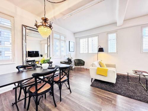 Central Queen St Stylish Penthouse 1BR Gem, Auckland (photo 7)