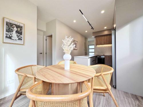 Family Oasis 3BR vs Backyard Near Beach in Torbay in 托貝
