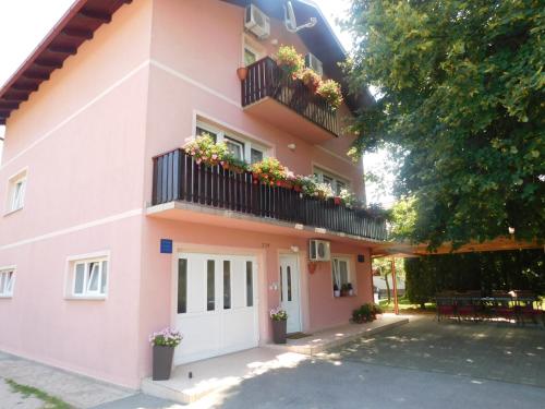  House Vukovic, Pension in Grabovac