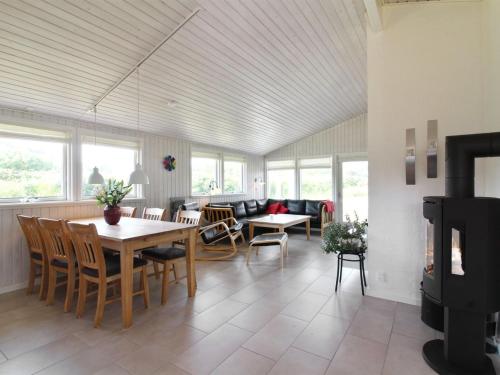 Holiday Home Alberga - 700m from the sea by Interhome in Nr. Lyngby