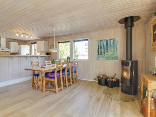 Holiday Home Birgid - 900m from the sea by Interhome in ฮวอรุป คลิต