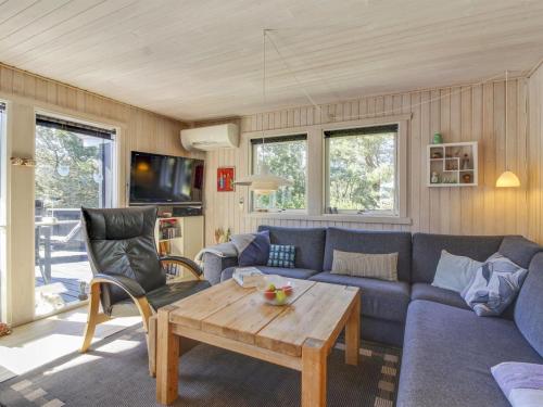 Holiday Home Birgid - 900m from the sea by Interhome in ฮวอรุป คลิต