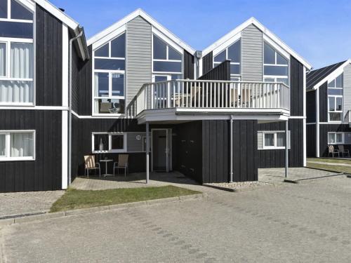 Apartment Chris - 750m from the sea by Interhome