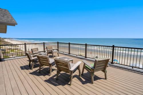 Penthouse Oceanfront Villa at Inlet Point on Litchfield Beach condo in Pawleys Island, USA