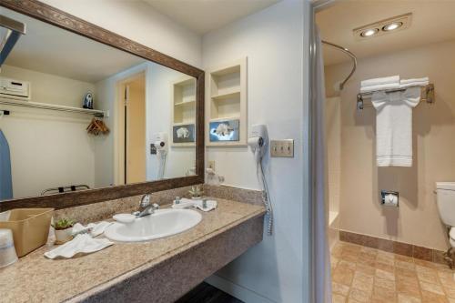 Best Western Westminster Inn - image 14