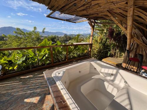 Aero Glamping Hotel Pereira in Universidad