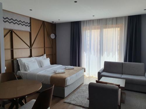 1 double bed, 1 sofa bed