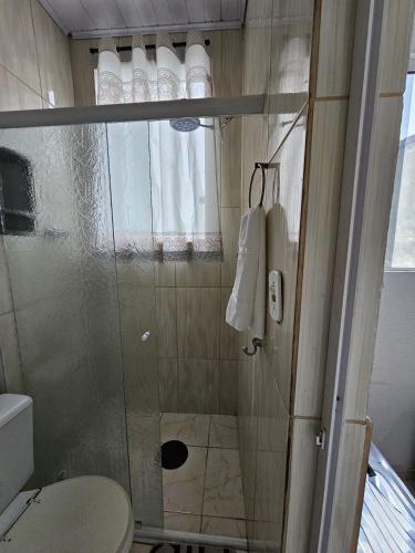 ห้องน้ำ, Kitnet 50 metros Metro Guilhermina-Esperança (Kitnet 50 metros Metro Guilhermina-Esperanca) in วีลามาติลเด