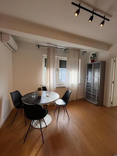 Belgrade Forest Nook FREE GARAGE 4-Star Single Room restaurant