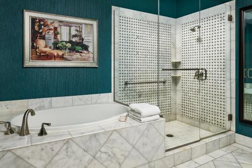 Woolley's Classic Suites - Hotel - Aurora