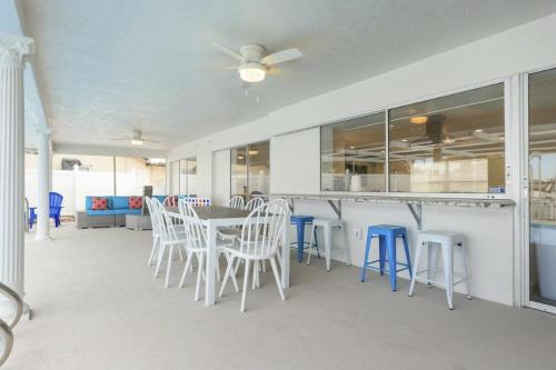 The Seaside Retreat, FREE heated pool in Apollo Beach