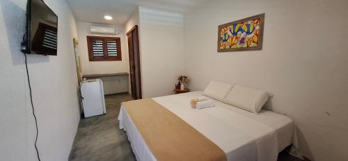 1 double bed, 1 twin bed
