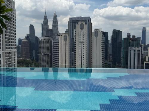 Majestic Residence KLCC By Sky Pool - image 9