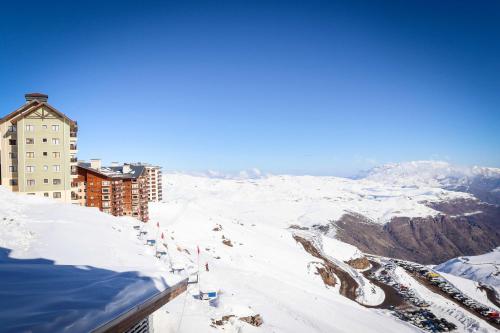 HOM I En el Centro SKI Valle Nevado 3D2B SKI IN y OUT in Valle Nevado