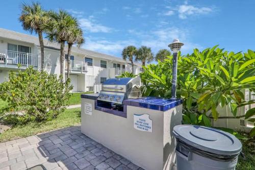 Beachfront Condo at Colony Beach Club - Ocean Views, Pool, Patio, Sleeps 4, Edgewater (fotografie 2)