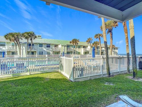 Beachfront Condo at Colony Beach Club - Ocean Views, Pool, Patio, Sleeps 4, Edgewater (fotografie 8)