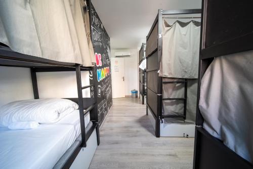 Chambre partagée, mixte, 8 personnes