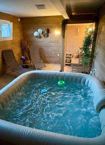 Wooden house Brezni in ตราโคสชัน