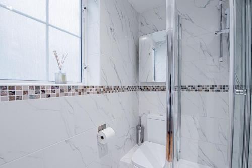 Stylish 1BR Apartment by Covent Garden, Londres (foto 6)