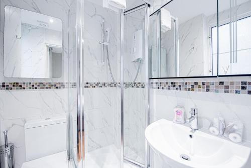 Stylish 1BR Apartment by Covent Garden, Londres (foto 10)