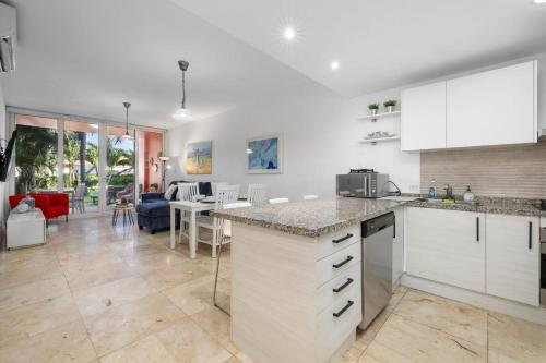 Beautiful apartment in Isla Bonita Residences in บูคูรุย