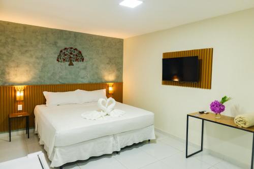 2 queen beds, 4 twin beds