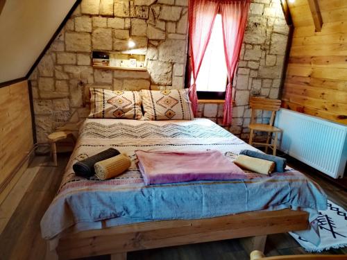 Konaci Gradina 3 in Donje Karaklije