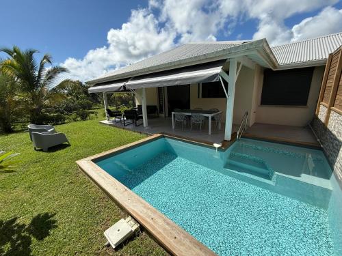 บริการและสิ่งอำนวยความสะดวก, Villas Kanisi 2 et 3 chambres, piscines privatives in แบ มาโอล