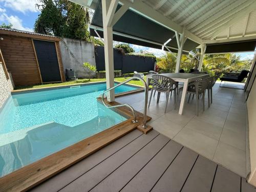 บริการและสิ่งอำนวยความสะดวก, Villas Kanisi 2 et 3 chambres, piscines privatives in แบ มาโอล