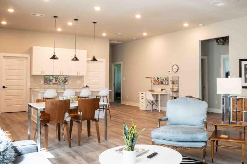 Best Rated! Families-Weddings-ATX-Hill Country