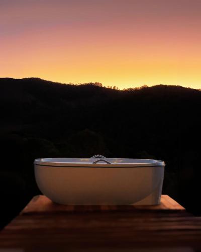 Cabana Western com Banheira e Vista para o Pôr do Sol nas Montanhas (Cabana Western com Banheira e Vista para o Por do Sol nas Montanhas) in Marmelópolis