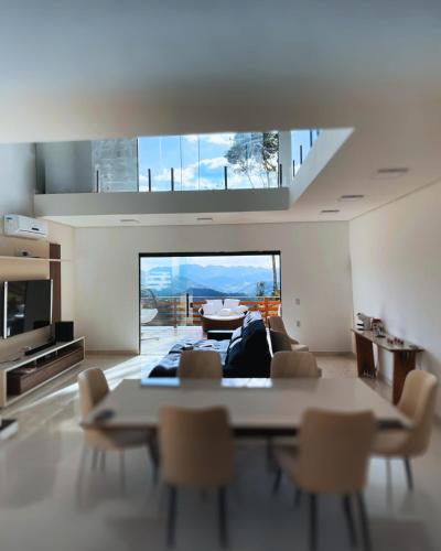 Casa de Alto Padrão com Vista para o Vale e Hidromassagem (Casa de Alto Padrao com Vista para o Vale e Hidromassagem) in Marmelópolis