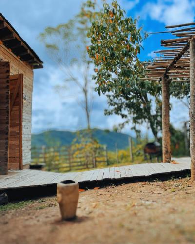Cabana Western com Banheira e Vista para o Pôr do Sol nas Montanhas (Cabana Western com Banheira e Vista para o Por do Sol nas Montanhas) in Marmelópolis