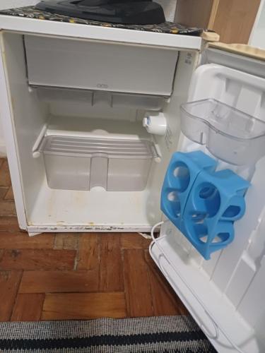 7th Floor AC Private Small Post 4 Pantry