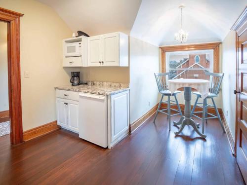 Mansion Pet-friendly Downtown in คลาเรียน (PA)