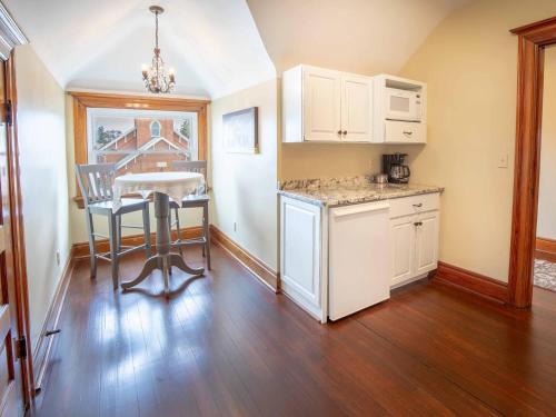 Mansion Pet-friendly Downtown in คลาเรียน (PA)