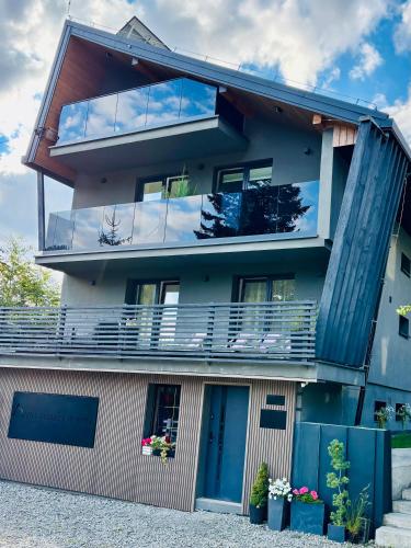 6 bedrooms, 10 beds