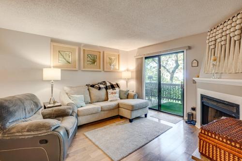 Hike, Fish and Golf Condo 5 Mi to Ozone Falls! in Fairfield Glade (TN)